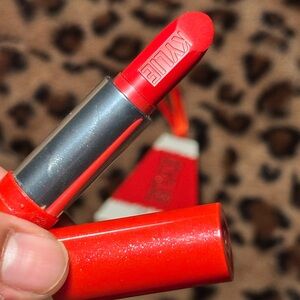 LE Kylie Cosmetics ‘Merry Jo’ Holiday Lipstick